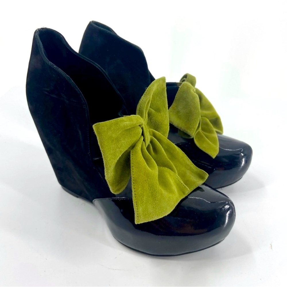 Kron by Kronkron Shoes Wedges Iceland
Black Suede Green Bows EU 38
